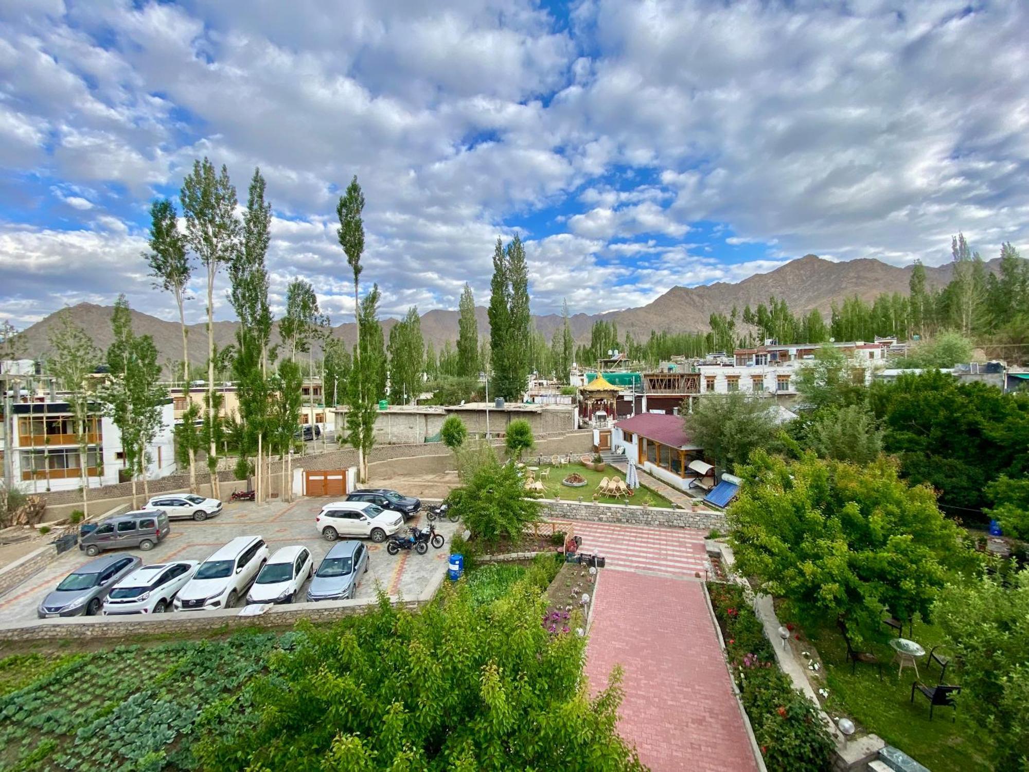Hotel Palam Hills Leh Exterior foto